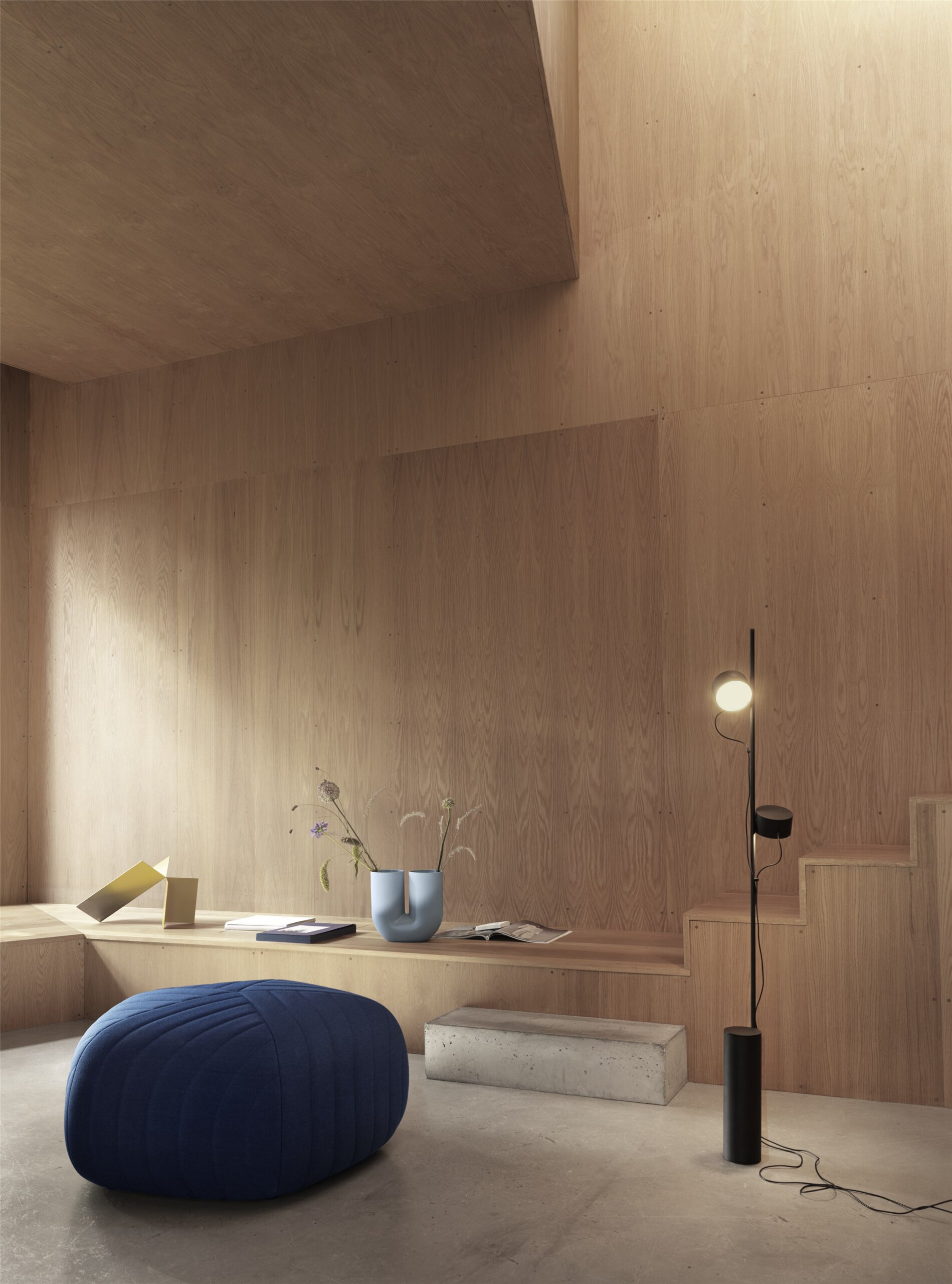 post-floor-lamp-five-pouf-remix-773-kink-vase-muuto-org_150.jpg